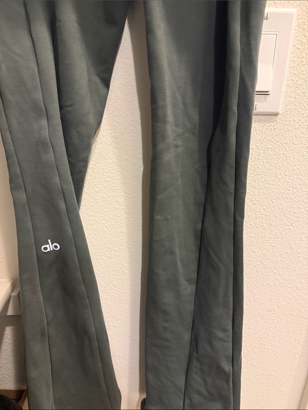 ALO Yoga Women’s Olive Green Stretch Dress Pants